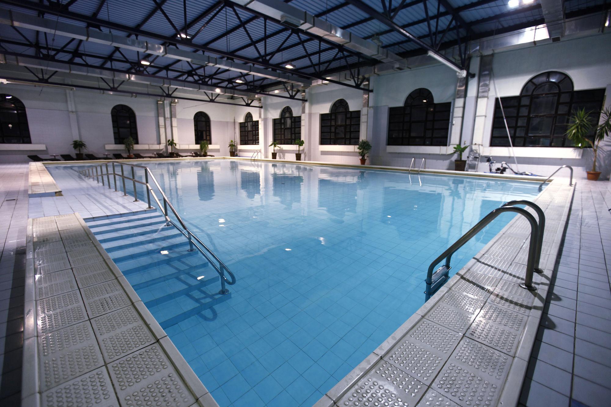 Cross Health Spa Center 耶烈万 外观 照片